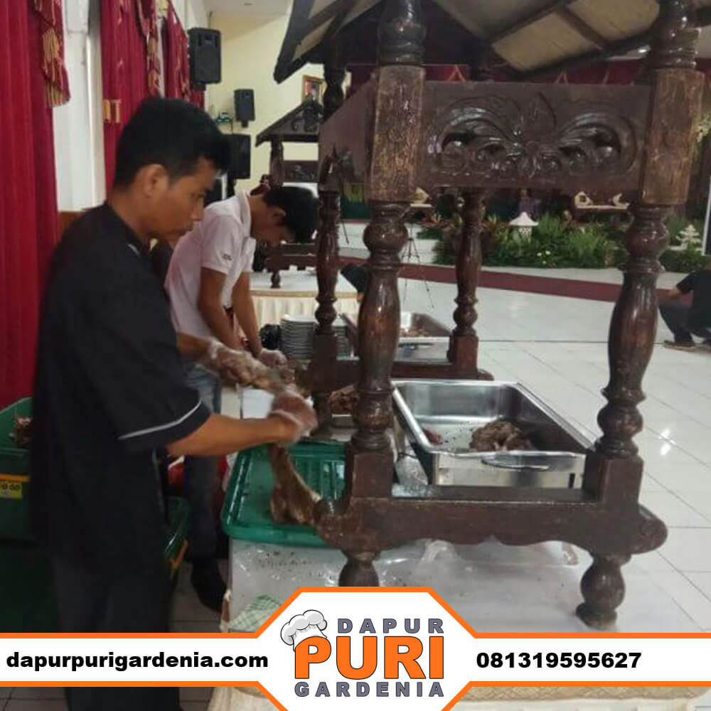 Gubukan Prasmanan Kambing Guling